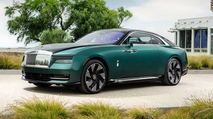 Rolls-Royce Luxury Car